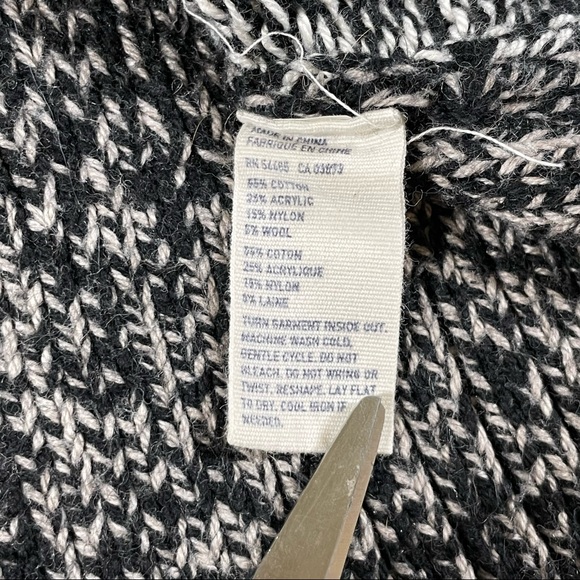 American Eagle Black White Long Sleeve Knit Sweater Crew Neck Size XS - Picture 5 of 9